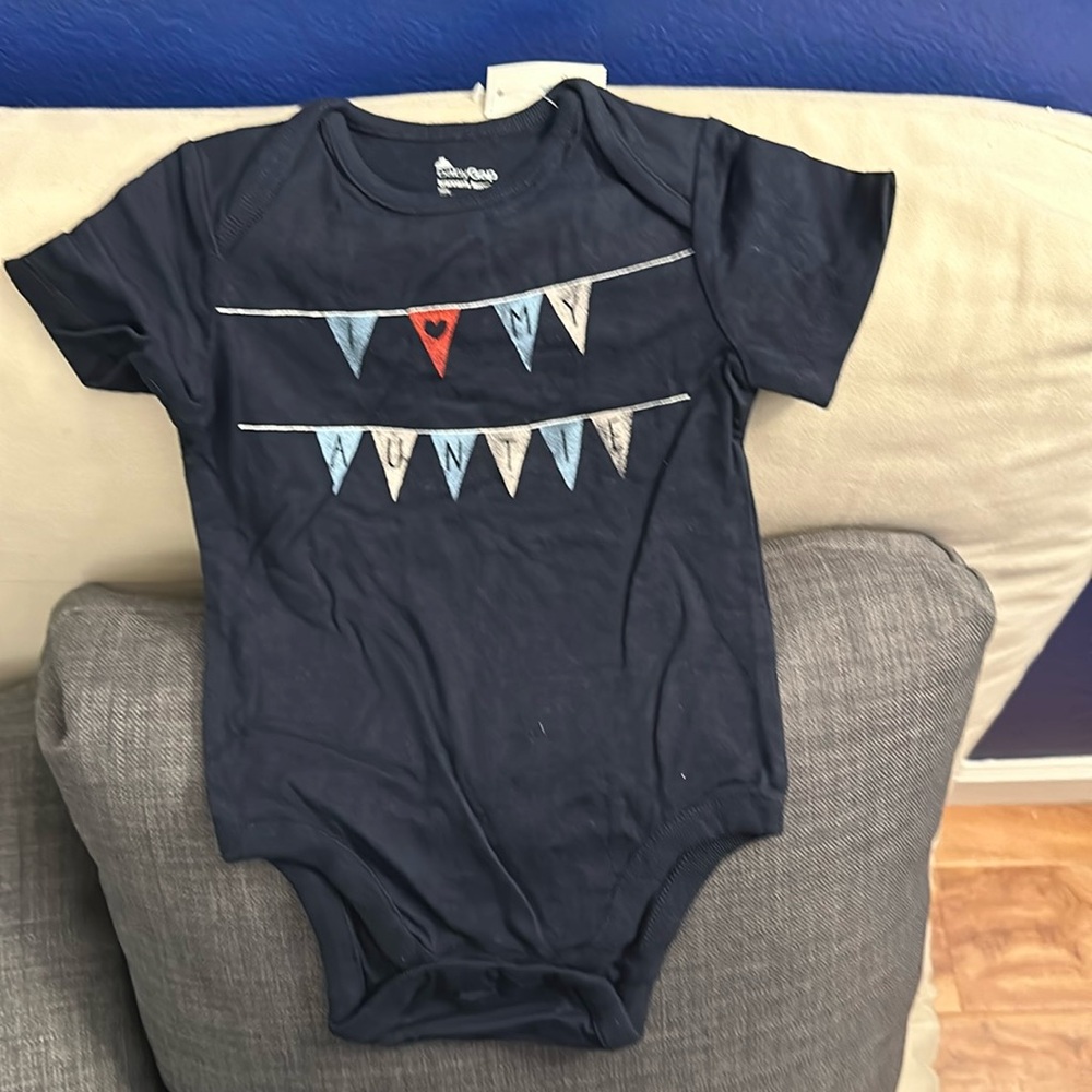 Baby gap onesie